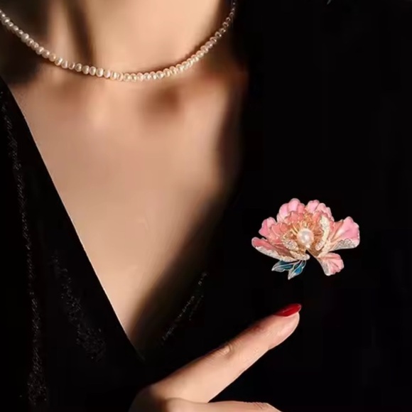 Pink Peony Lustrous Pearl Center Brooch - Picture 10 of 11